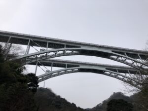 高速道路の橋